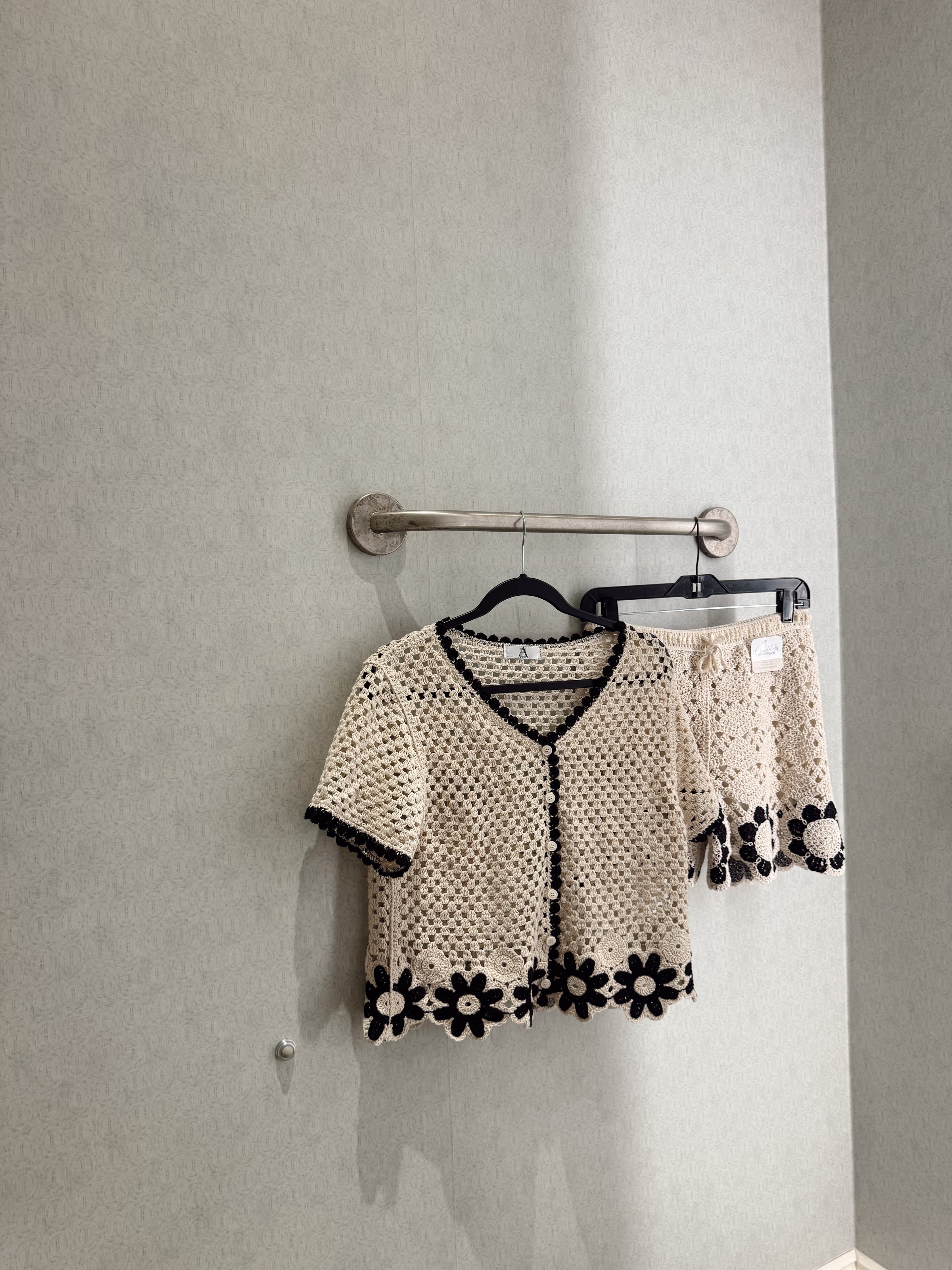 Flower Bottom Crochet Short Sleeve