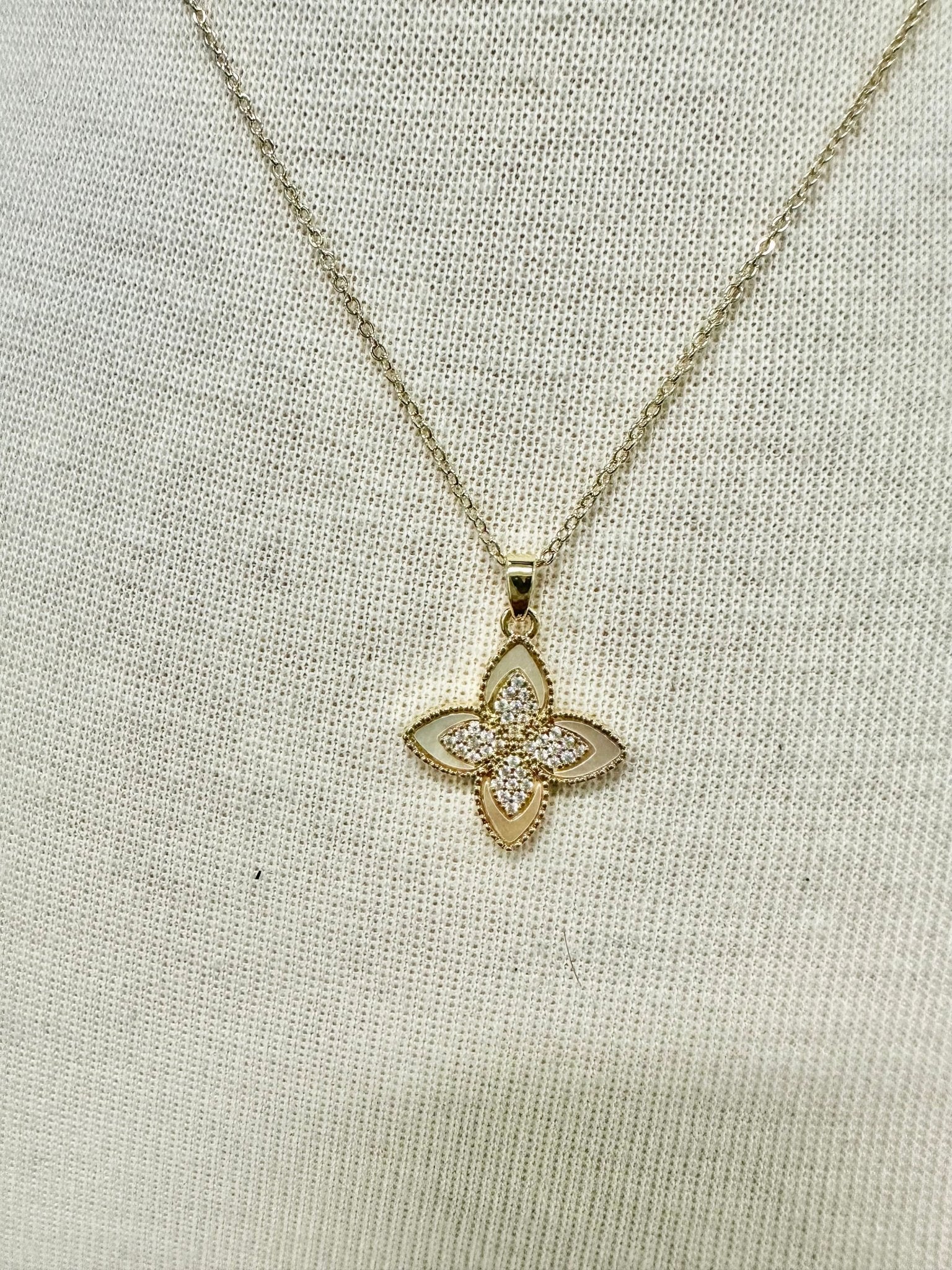 Blooming Necklace - Chandeliers Boutique ny