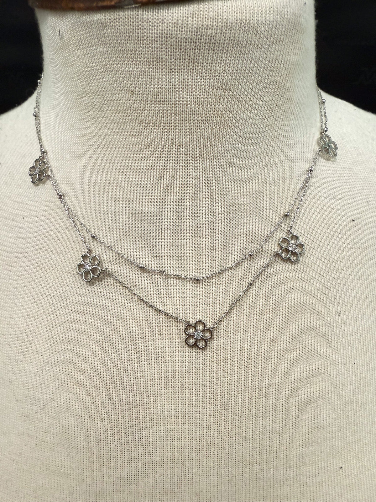 Daisy Chain Necklace - Double Layer Floral Necklace Set - Chandeliers Boutique ny