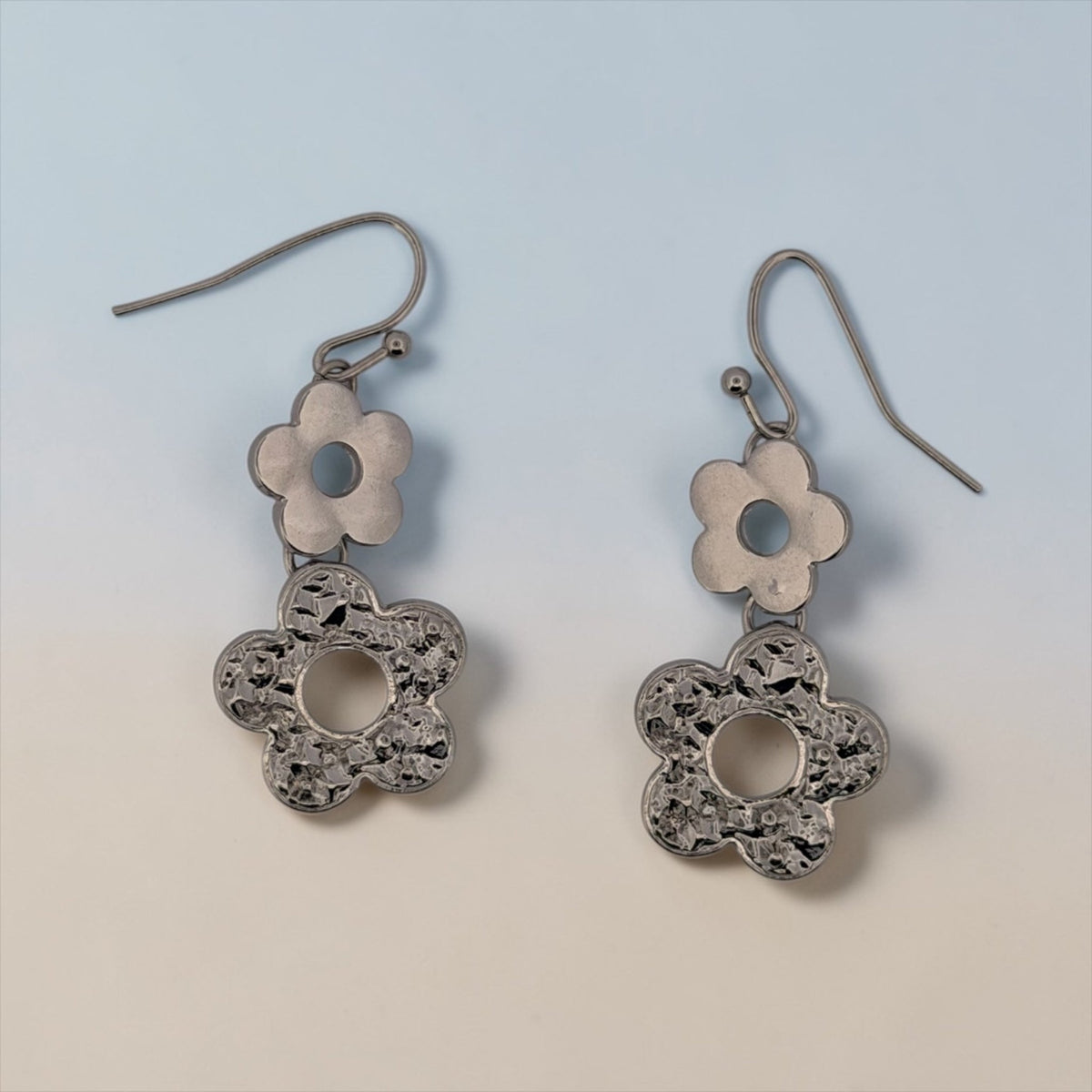 Double Daisy Earring - Chandeliers Boutique ny
