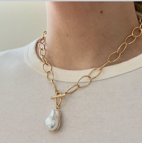 Freshwater Pearl Toggle - Chandeliers Boutique ny