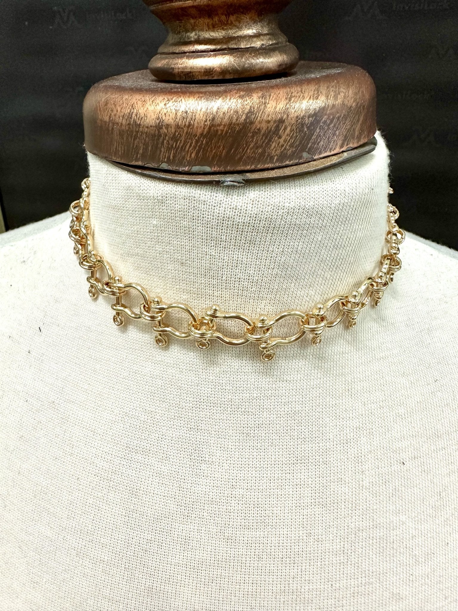 Linked Toggle Bar Necklace - Chandeliers Boutique ny