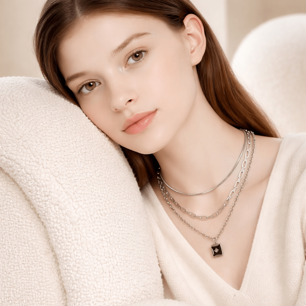 Star On Square Necklace - Chandeliers Boutique ny