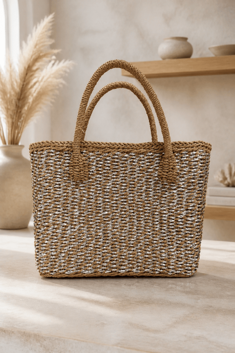 Straw Tote w silver Metallic - Chandeliers Boutique ny