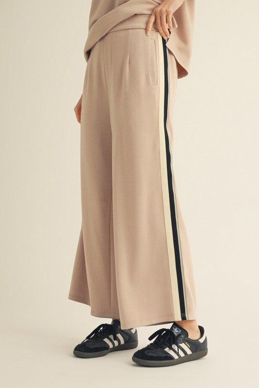 Striped Down Line Pants With Pockets - Chandeliers Boutique ny