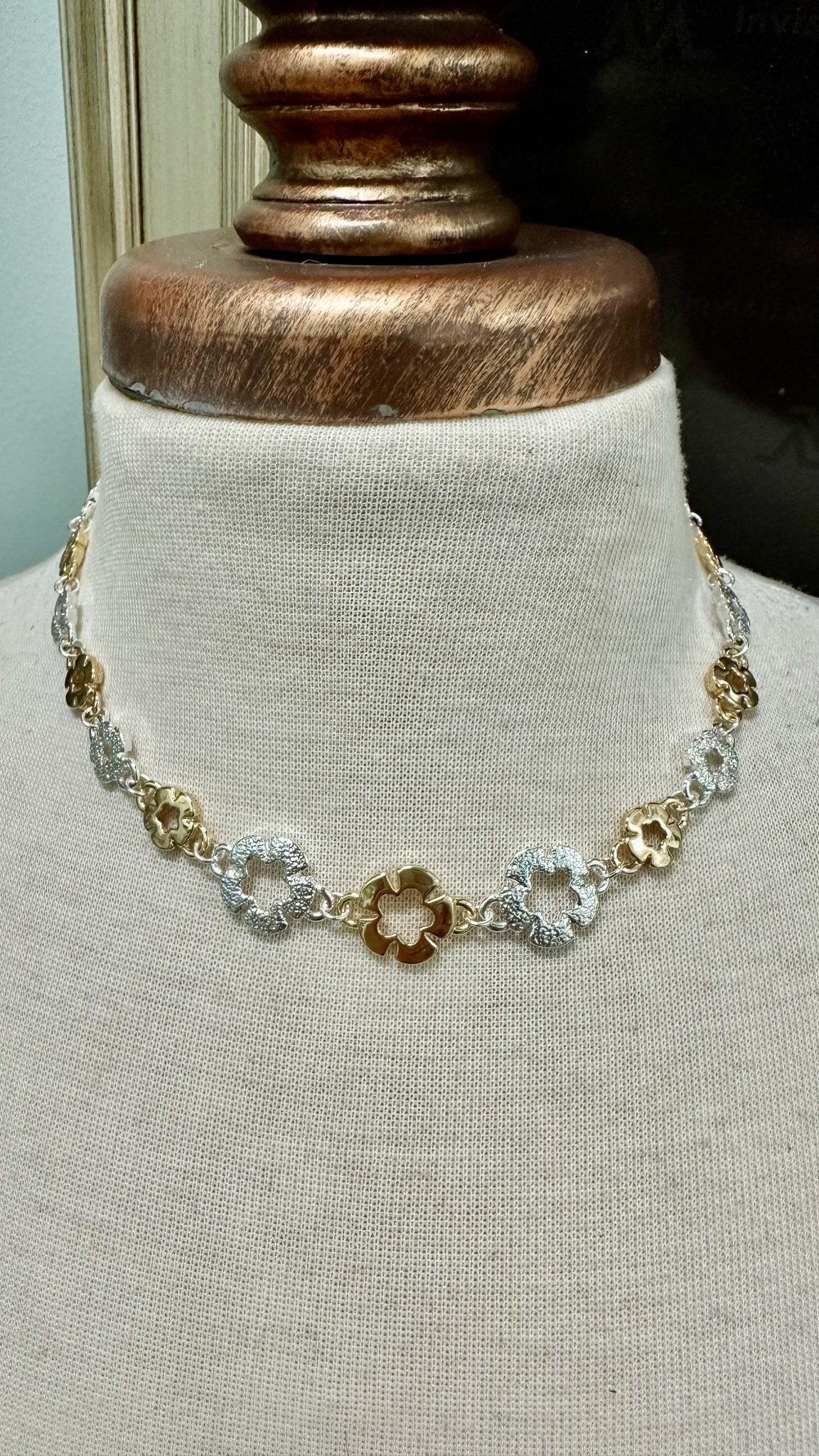Sundance Necklace - Chandeliers Boutique ny
