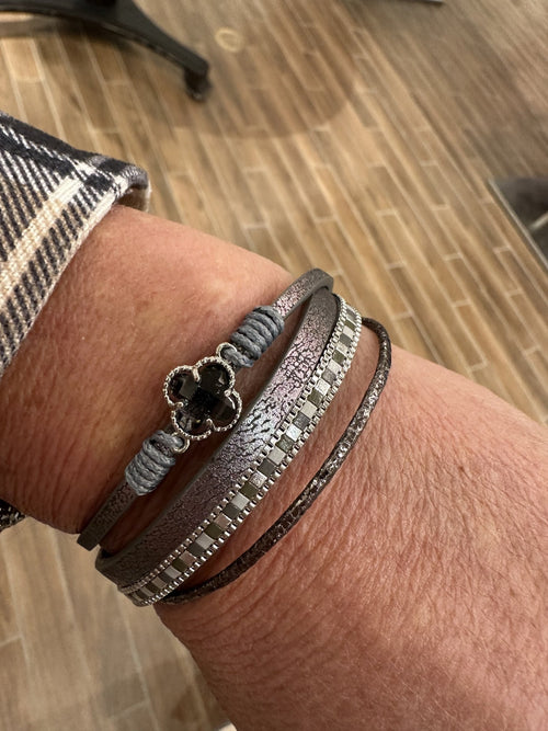 Sunrise 4 leaf clover - Chandeliers Boutique ny