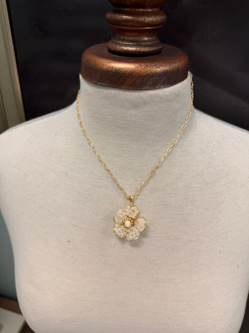 The Elegant Flower Necklace - Chandeliers Boutique ny