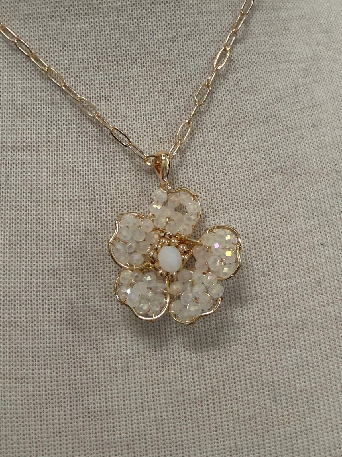 The Elegant Flower Necklace - Chandeliers Boutique ny