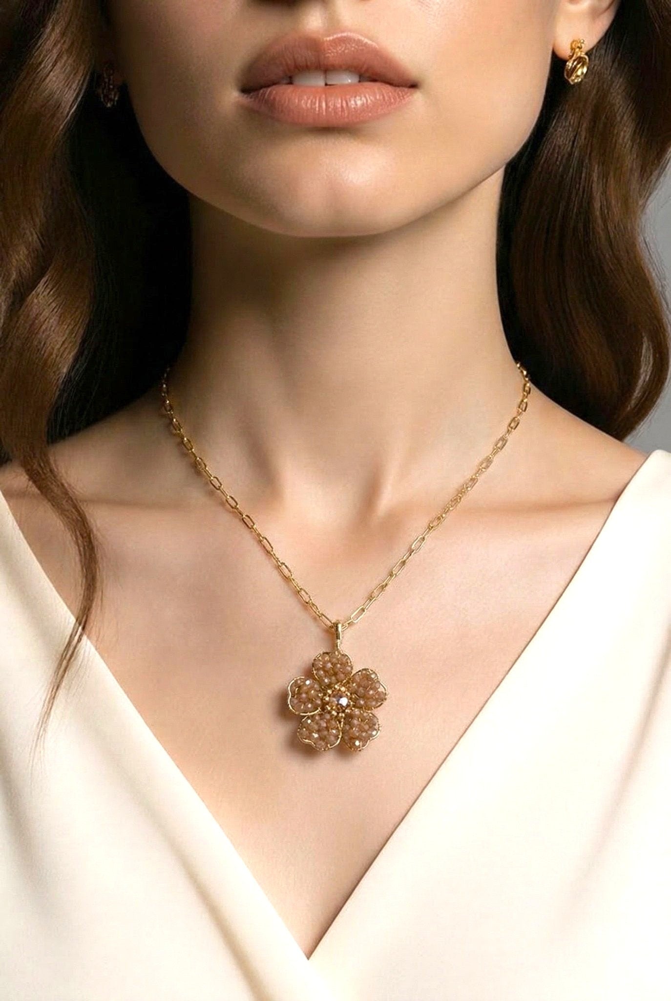 The Elegant Flower Necklace - Chandeliers Boutique ny
