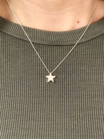 Single simple Star Necklace