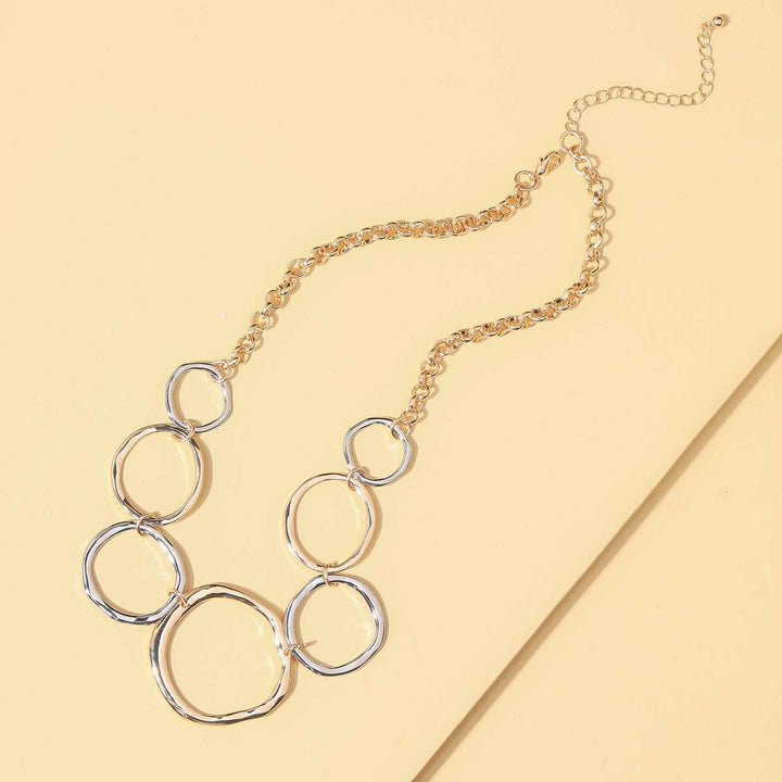 Contrasting Circle Necklace