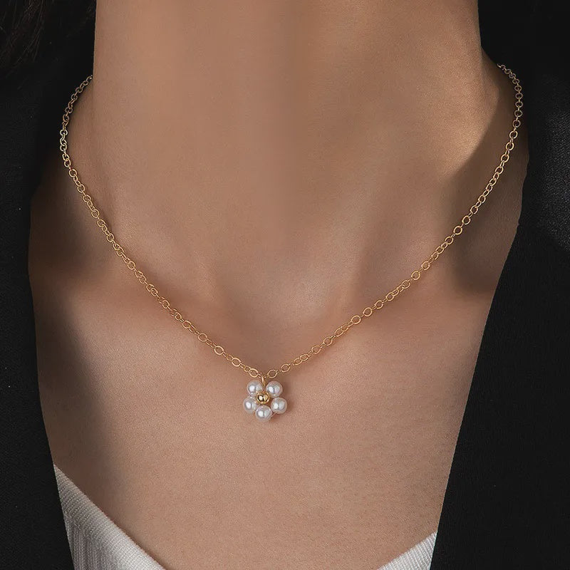 Daisy Pearl Necklace