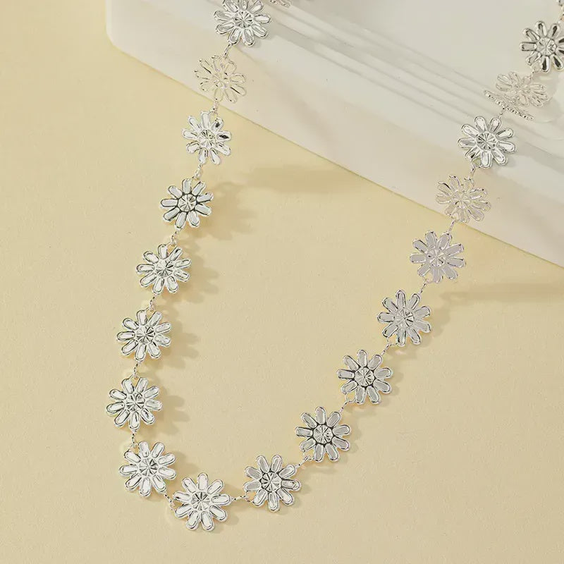 Silver Little Daisy Necklace